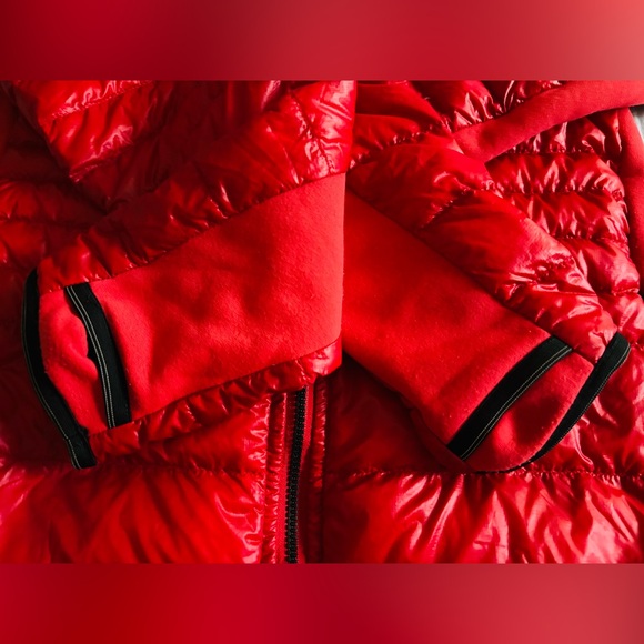 Women’s Canada Goose(Red) Hybridge Lite Hoodie Sz Med - Picture 4 of 10